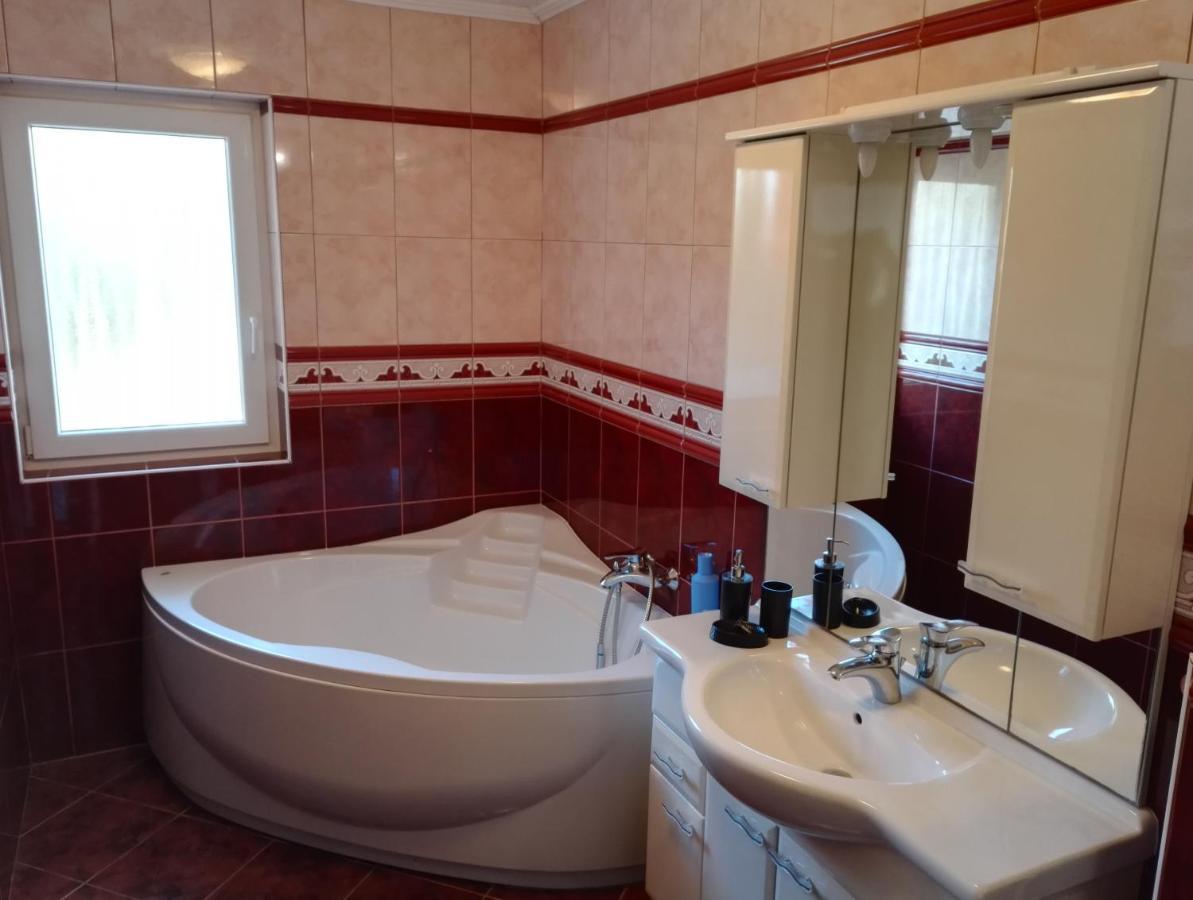 Risika Apartmani Exteriör bild