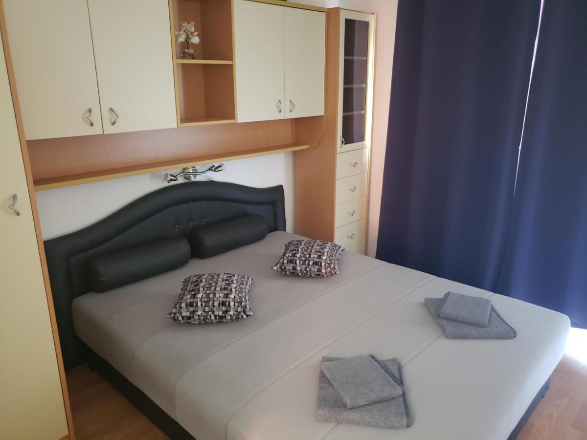 Risika Apartmani Exteriör bild